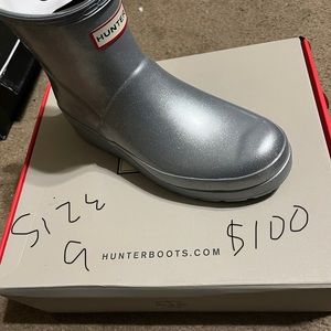 Ladies rain boots